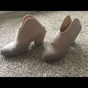 Chinese laundry suede booties. Great condition